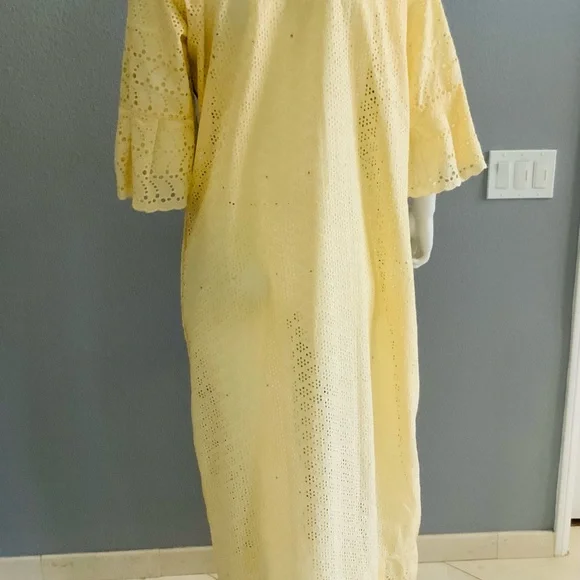 Elegantly designed Custom Made African Outfit. - Picture 5 of 14